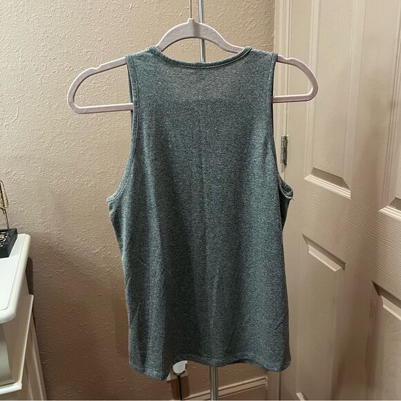 *Nike “Just Do It” Sleeveless Muscle Tank - Picture 8 of 10